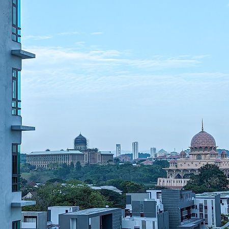 Az Homestay Putrajaya Eksteriør billede