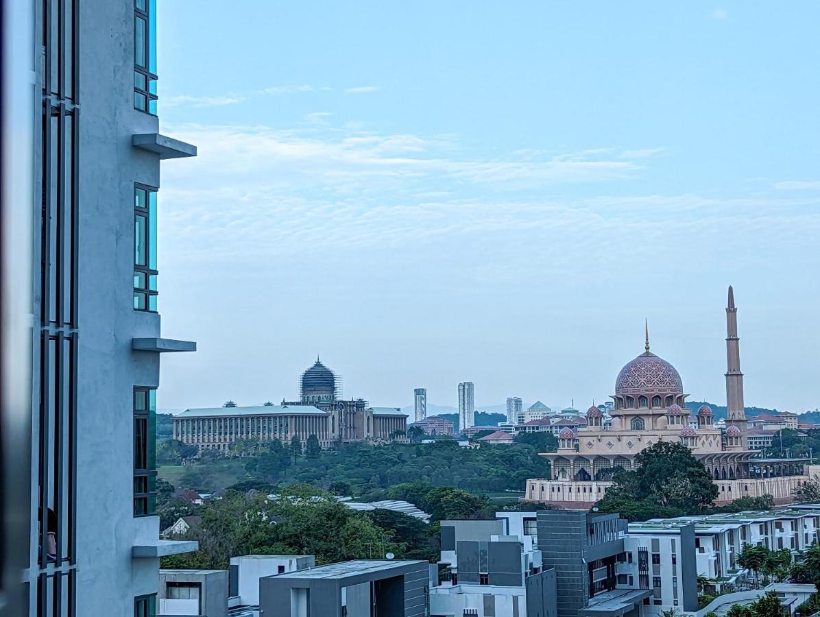 Az Homestay Putrajaya Eksteriør billede